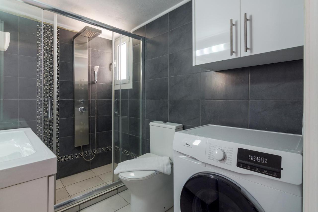 Spacious And Modern Flat For 4 Athens Exterior photo